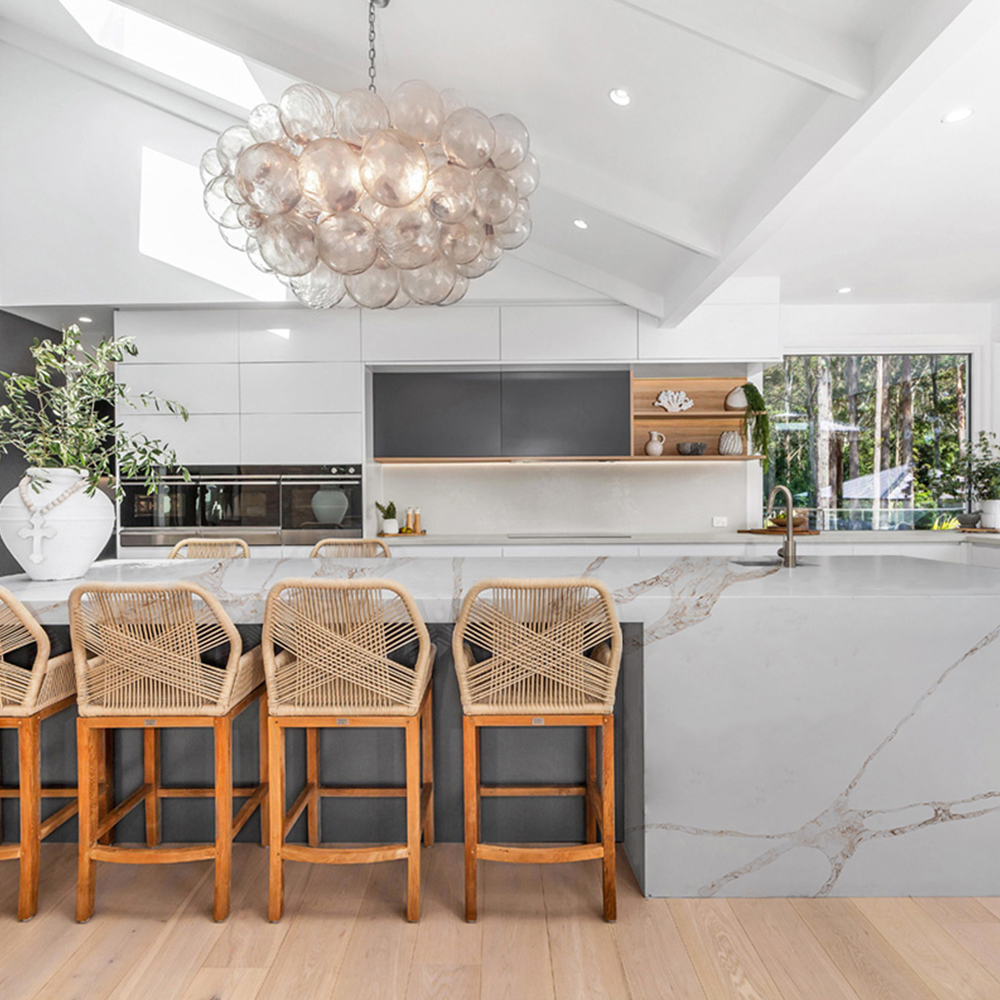 5040 Cascade White Calacatta Quartz Slabs Suppliers