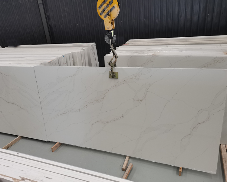 5052 Leon Calacatta White 0% Crystalline Silica Quartz Supplier