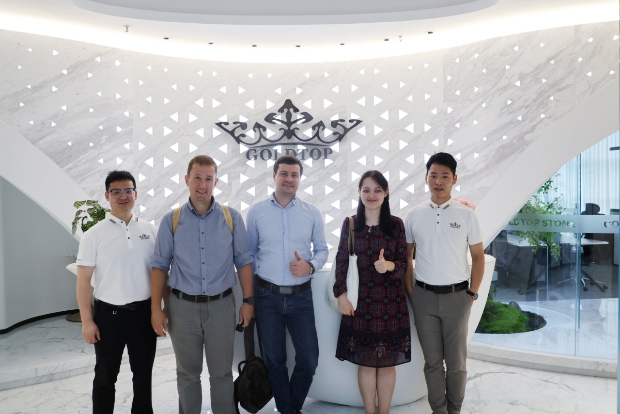 Goldtop Stone 欢迎来自莫斯科的贵宾
